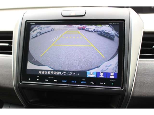 バックカメラ付きで、車庫入れも安心！