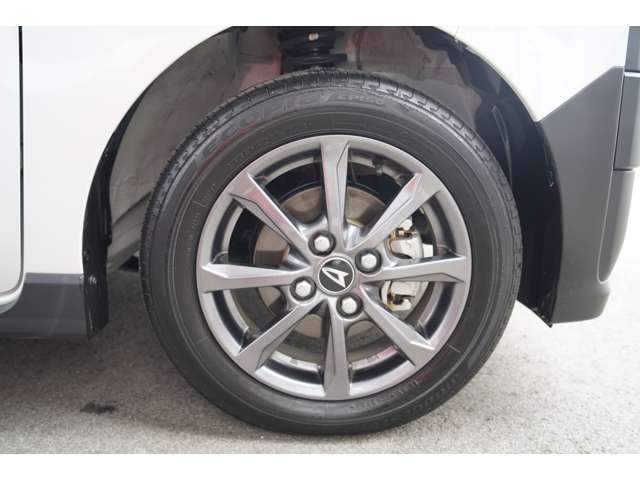 弊社では全車無修復車・保証付・メーター不正無の高品質・高年式の車を多数展示、販売しております。