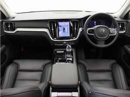 Google搭載/ETC2.0/360度カメラのフルセット搭載。9インチ・タッチスクリーン式センターディスプレイと、モード選択式の12.3インチデジタル液晶ドライバー・ディスプレイを装備。