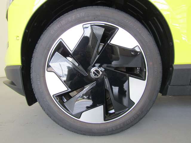 20インチ 5スポーク エアロ (ダイヤモンドカット/ブラック)