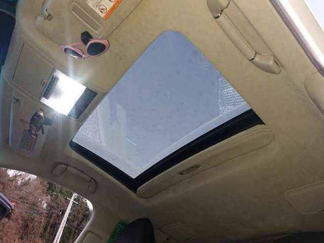 純正サンルーフ装備