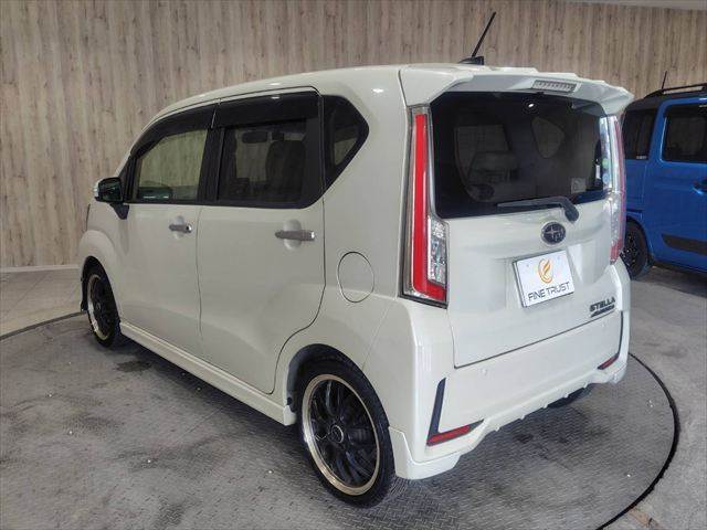 店舗敷地内に駐車スペースもございます。お車でのご来場をお考えの方はご安心ください♪