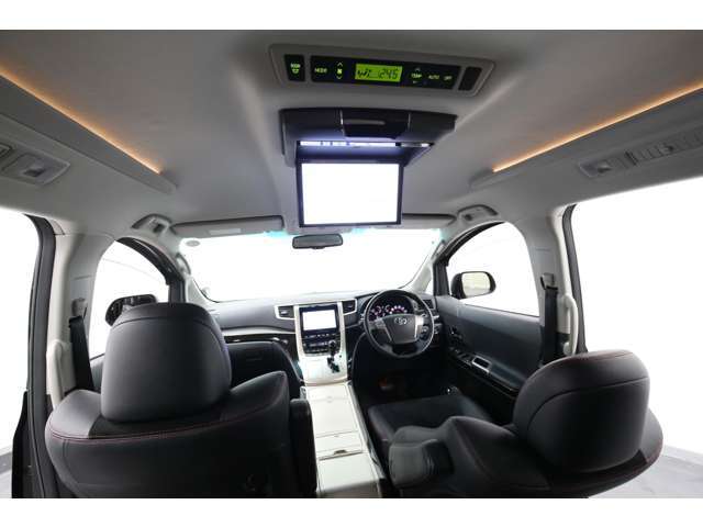 専門店ならではの豊富な在庫は、皆様のあらゆるご希望・ご要望にお答えします！ネット未掲載車両も多数ございますので、キレイでカッコいいミニバンをお探しの方はアイカーまで気軽にご相談下さい♪