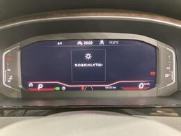 高解像度ディスプレイに速度計とタコメーターに加え、数種類のモードからお好みに合わせたグラフィックを表示できます。ナビゲーションモードでは左右のメーターが小さくなり、中央にマップを大きく表示します。