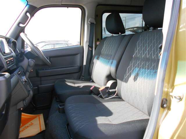 安心してお乗り頂けるように、長期保証を取り扱っております。様々な保証プランも是非ご検討ください。全国のトヨタテクノショップで保証修理が受けられる、オールトヨタのU-Carネットワーク保証です！