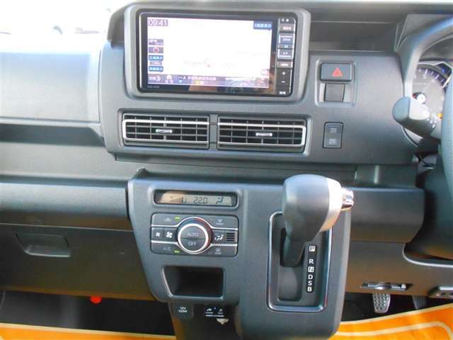 掲載車の装備についてのご質問、掲載写真以外の写真のご依頼等、ご不明な点何でも構いません。お気軽にお問い合わせ下さい！