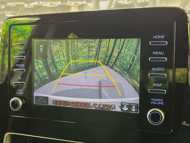 【バックカメラ】駐車時に後方がリアルタイム映像で確認できます。大型商業施設や立体駐車場での駐車時や、夜間のバック時に大活躍！運転スキルに関わらず、今や必須となった装備のひとつです！