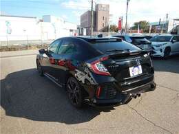 ナビ、ドライブレコーダー等の取付はもちろん、ライトのバルブ、車高調、エアロ取付、塗装、フィルム、ラッピング等カスタムも扱っております！お気軽にお問い合わせくださいませ！