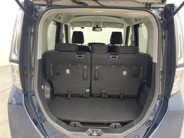 ◆【トランク】積み込みやすくて、たっぷり積める荷室です。シートアレンジできるものは、乗車人数と荷物の量や大きさによってシートを動かすことができるので、より快適なドライブが可能です！