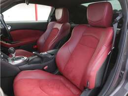 専用赤ハーフレザーシート装備☆内装ももちろんクリーンナップ済みですので気持ちよくお使いいただければと思います！