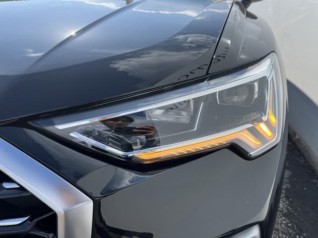 LEDヘッドライト『複数のセンサーとカメラによって他車や歩行者を検出。ドライバーや歩行者の視界を妨げることが無いように、約1億通りの自動配光が可能です。』