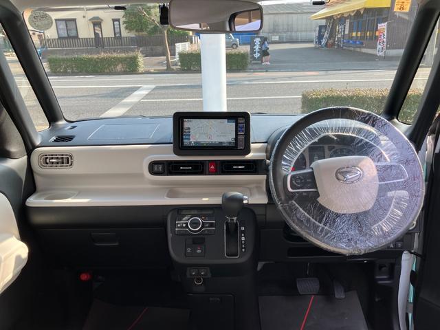 静岡ダイハツでは、約300台の豊富な在庫から、お客様にピッタリの中古車をお選びいただけます。