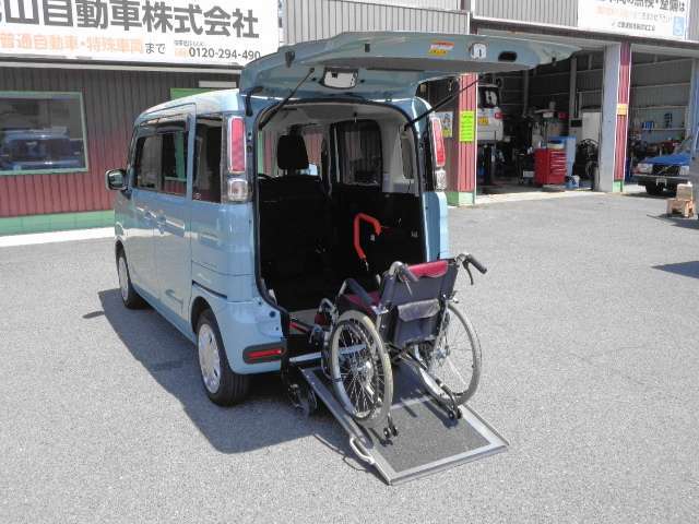 ※画像の車いすは使用例です
