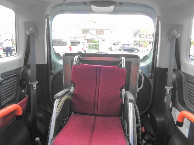 ※画像の車いすは使用例です