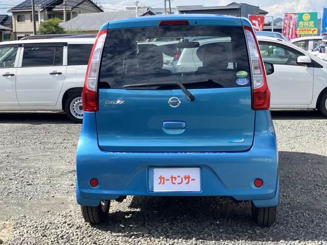 納車前には、点検整備実施、エンジンオイル、オイルエレメント、ブレーキオイル、ワイパーゴム、バッテリー、エンジンオイル添加剤、燃料添加剤、ラジエーター添加剤・ここまでが最低交換部品です。