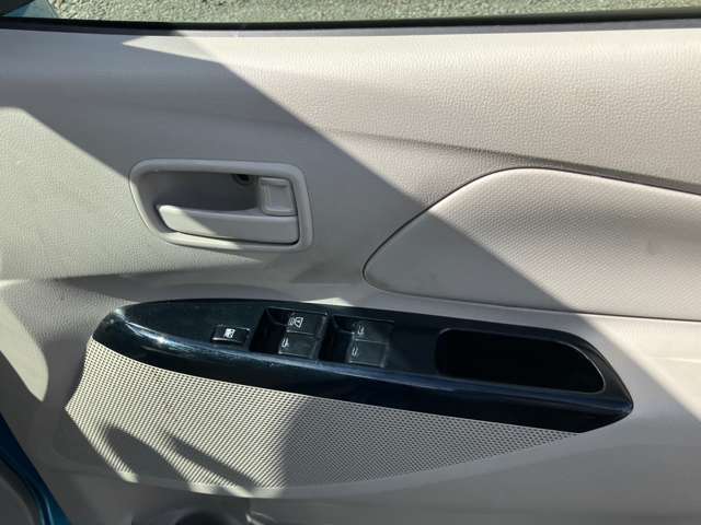 安心して中古車をお買い求めいただける様、当社は第三者機関のプロの鑑定士による、内外装、機関クオリティのチェックを受けることが出来る加盟店です。