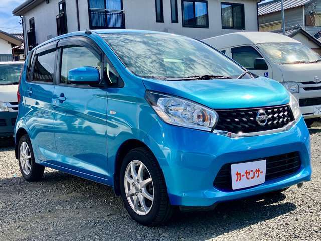 安心して中古車をお買い求めいただける様、当社は第三者機関のプロの鑑定士による、内外装、機関クオリティのチェックを受けることが出来る加盟店です。