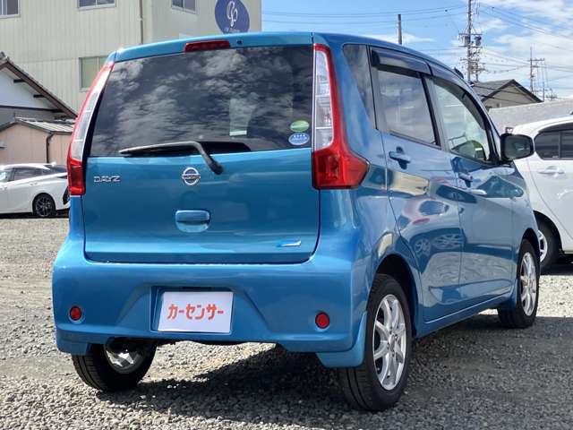 自社整備工場や鈑金工場と強いコネクションがありますので、納車後の整備や傷、へこみなどにも、ご予算をお聞きしながら安価で対応可能です！