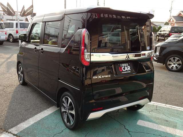 1年間走行距離無制限・全国三菱ディーラーのサービス拠点での保証修理が可能ですのでお出かけ先での故障やお引っ越しの際もご安心ください！また1ヶ月後に無料点検サービスもございます。