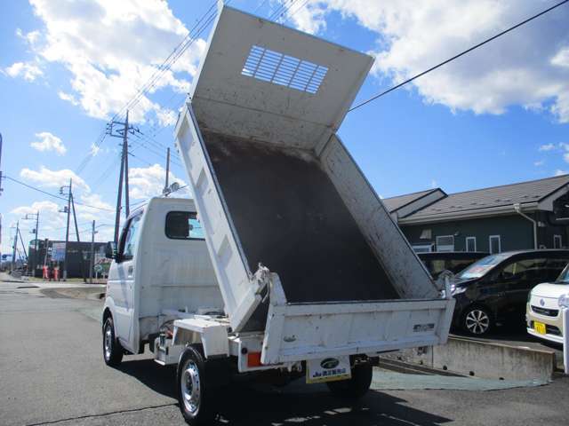 アフターケアもお任せ下さい！車検・修理・鈑金塗装・タイヤ・自動車保険など、車に関するあらゆることを取り扱っています！お気軽にご相談ください！スタッフがご説明・ご案内させていただきます。