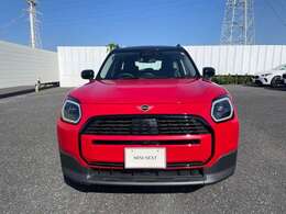 ご納車前には、MINIを熟知したメカニックによる100項目の点検・整備を行います。不具合箇所、交換時期に達している部品に関しましては、全て当社負担で交換してからのご納車となります。
