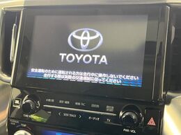 【メーカー純正ナビ】インテリアに溶け込むスタイリッシュな「専用設計」メーカーナビを装備♪視認性や操作性など基本性能にも優れ、より上質なカーライフをお楽しみいただけます。