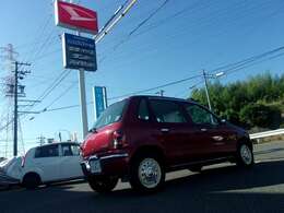 【車でお越しの場合】国道23号線の有松インターで下車して南に向かい2つ目の信号をこえて、すぐ右側にございます。カーセンサーの旗とダイハツのカンバンが目印です！