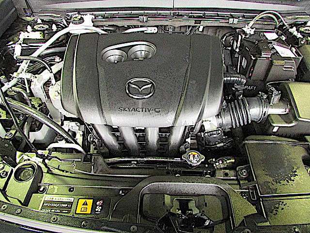 e-SKYACTIV G 2.0：直噴ガソリンエンジンのSKYACTIV-G2.0にマイルドハイブリッドシステム　M　HYBRIDを組み合わせたパワートレインです。