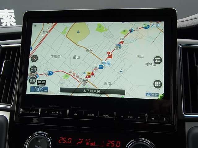 純正10.1型メモリーナビゲーションを装備！フルセグTV・CD・SDカード・DVD・Bluetoothオーディオ・FM/AMラジオが使えます！