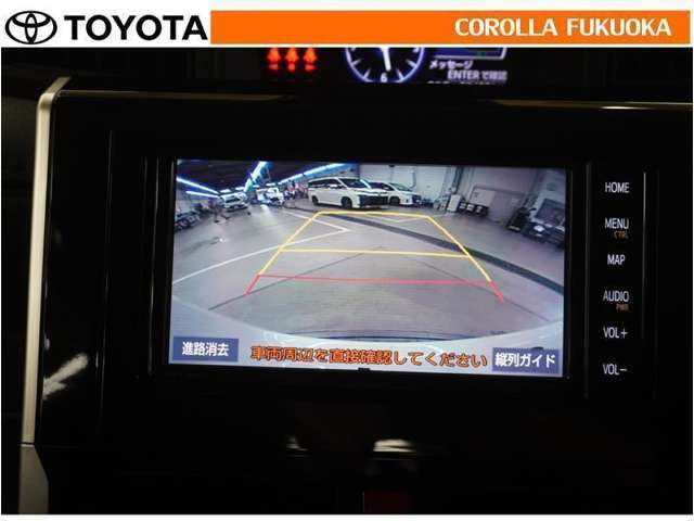 バックモニター付なので後退時に後方映像が見えるので安心。死角が減って思わぬ事故の防止にも役立ちます。