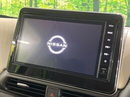 【大画面ナビ】人気の大型9インチナビを装備。存在感のある大画面はインパクト大！ナビ利用時のマップ表示は見やすく、テレビやDVDは臨場感がアップ！いつものドライブがグッと楽しくなります♪
