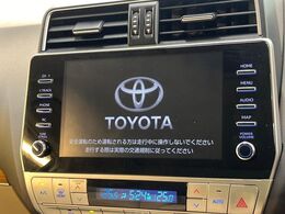 【メーカー9型ナビ】インテリアに溶け込むスタイリッシュな「専用設計」メーカーナビを装備♪視認性や操作性など基本性能にも優れ、より上質なカーライフをお楽しみいただけます。