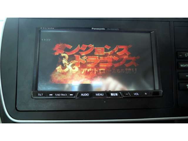 パナソニックの7V型ワイドモニター　2DIN　AVシステム　TV/DVD/CD内蔵HDDカーナビステーション　車載用地上デジタルチューナーセットCN-HDS700TDを搭載！！