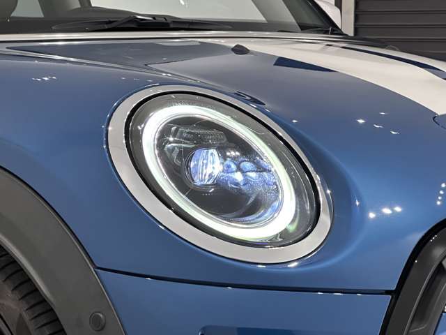 LEDヘッドライト・1目でMINIと分かる丸目のライトです。