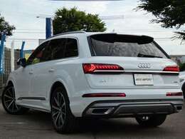 Q7 45 S Line Limited入庫です！！