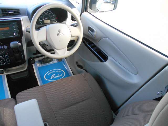 【室内が本当～にキレイなんです！！】　当社では”質”にこだわっております！内装見て下さい！他店にも負けません！新車にも負けません！！という位品質には自信を持っております！是非現車をご確認下さい！！