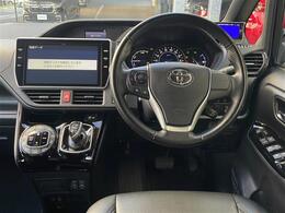 【ハンドル】『ハンドル/ステアリング』の画像になります。写真の内容に関してご不明点、ご質問等がございましたらお気軽にガリバー店舗までお問い合わせください。