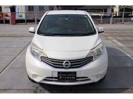 大きなへこみや傷はありませんが、ボディに細かい傷やタッチペン補修跡などはございます。現状での販売となりますので細かい部分が気になる場合は現車をご確認ください。