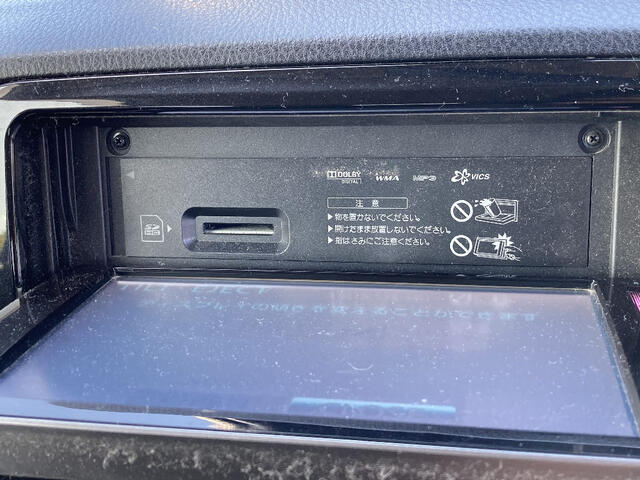 仕入れ段階で徹底したチェックを行い、厳しい審査にパスした車だけを展示・販売しています。弊社ではこれをプロチェックと呼び、数十の独自チェック項目に基づき、車の状態を調べ上げています。