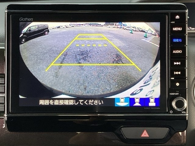 バックカメラも装備しております。車庫入れの苦手なお客様も安心！重宝してくれます！