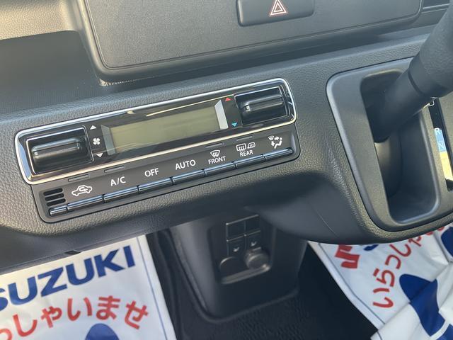 オートエアコンが標準装備となります。設定温度に自動で調整いたします。