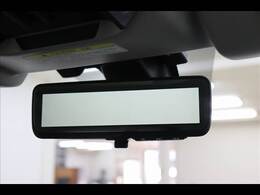 ◆弊社はクルマ年間約9000台を取引（グループ各社含む）！当店では専属のバイヤーが厳選した車輌のみ小売販売しております。また、展示車は全て第三者機関が査定済みです。