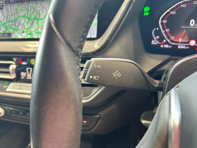 【運転席操作部】『運転席周辺の装備』の画像になります。快適なドライブを楽しむための機能が装備されています！運転席から触れるので使いやすいです！