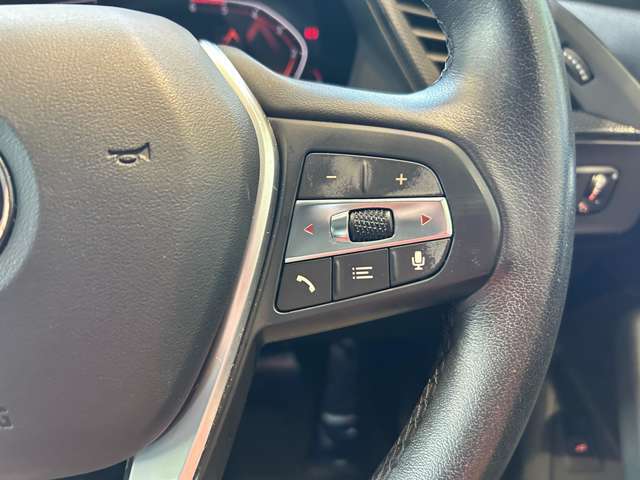 【運転席操作部】『運転席周辺の装備』の画像になります。快適なドライブを楽しむための機能が装備されています！運転席から触れるので使いやすいです！