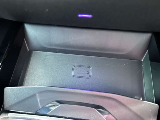 【運転席操作部】『運転席周辺の装備』の画像になります。快適なドライブを楽しむための機能が装備されています！運転席から触れるので使いやすいです！