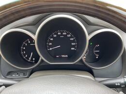 ODOメーターの表示値は79526kmです。店舗にて現車の確認もいただけますので、お電話で在庫のご確認の上是非ご来店くださいませ！！！