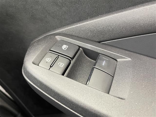 【窓操作部】軽い力で、窓を開けたり閉めたりすることができます！掲載箇所以外にご希望の写真がございましたら、お気軽にお問い合わせ下さい！メールや郵送でお送りさせていただきます。