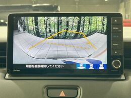 【バックカメラ】駐車時に後方がリアルタイム映像で確認できます。大型商業施設や立体駐車場での駐車時や、夜間のバック時に大活躍！運転スキルに関わらず、今や必須となった装備のひとつです！