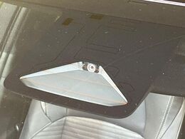 【トヨタセーフティセンス】走行中に前方の車両等を認識し、衝突しそうな時は警報とブレーキで衝突回避と被害軽減をアシスト。より安全にドライブをお楽しみいただけます。