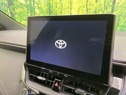 【10.5インチナビ】高級感とインパクトのある大画面ナビを装備。各種オーディオ操作はもちろん、スマホ連携もできる利便性の高いナビです♪